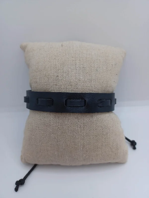 Christmas Nostalgic Festive Times Black Leather Threaded Bracelet