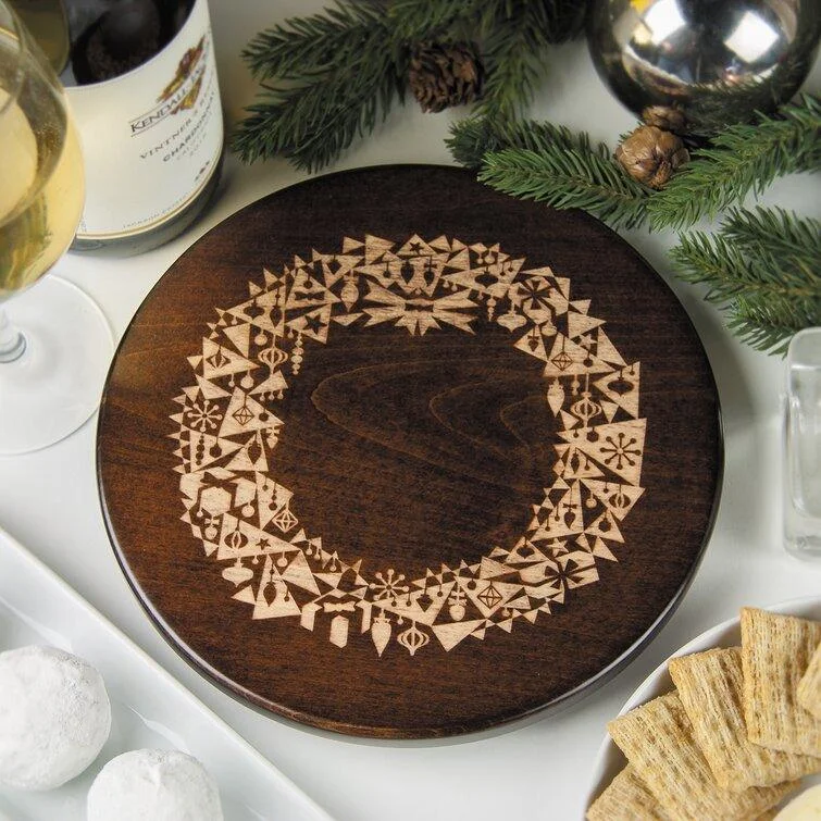 Christmas Crackling Bonfire Modern Christmas Wreath Trivet