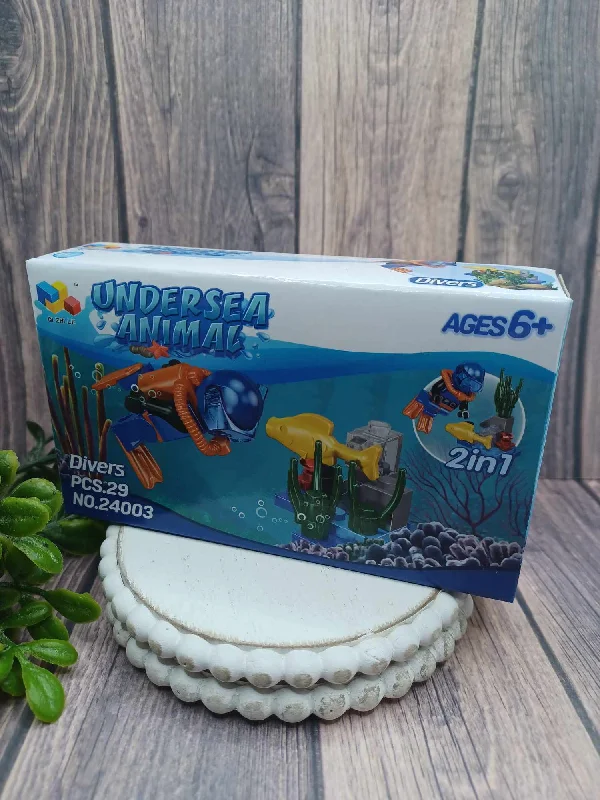 Christmas Traditions Underwater Animal Building Block Set - Divers