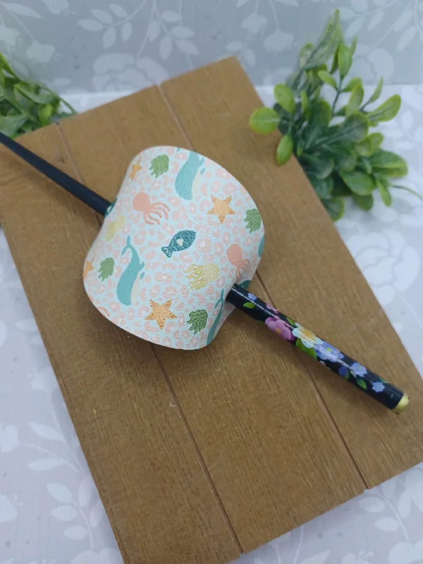 Christmas Festive Wonderland Underwater Creatures Ponytail Accessory w/ Black Floral Hair Stick Christmas Festive Wonderland Underwater Creatures Ponytail Accessory w/ Black Floral Hair Stick