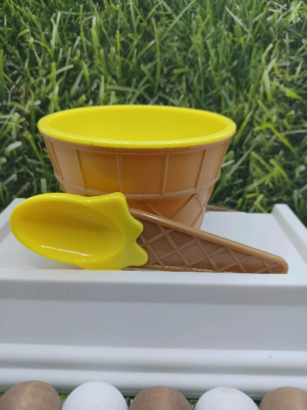 Christmas Day Yellow Ice Cream Waffle Cone Bowl w/ Spoon