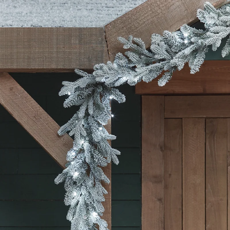 Christmas Festive Night Lights 2.5m Pre Lit Outdoor Snowy Christmas Garland