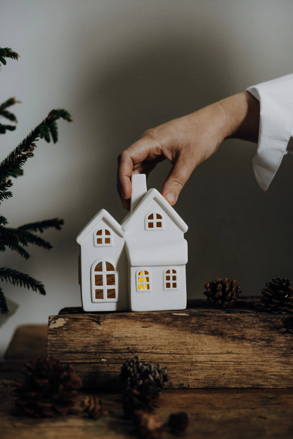 Christmas Day Ceramic House | Byn #6 | White | by Storefactory